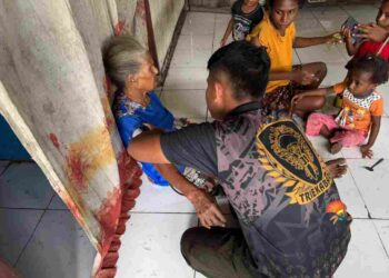 Keakraban Anak-Anak Bersama Anggota Satgas TMMD Ke-128 Kodim 1801 Manokwari