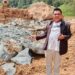 Uton Witono dipanggil Samboja Anggota DPRD kabupaten Lebak Komisi IV Fraksi partai Gerindra Sidak kelokasi PLTMH Cikamunding diduga PT. NKE yang Menggunakan material batu kali 
