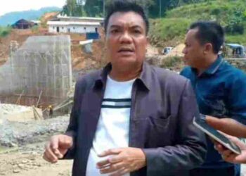 Sidak Anggota DPRD Lebak Komisi IV di PLTMH Cikamunding. Diduga PT. NKE Memproduksi Split dan Batu Belah Tanpa Izin