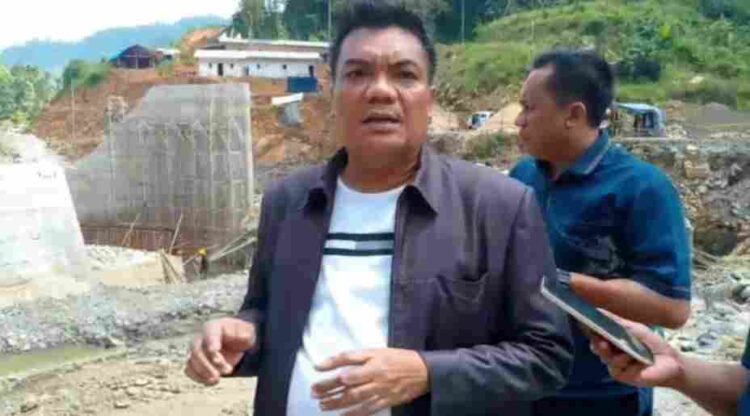 Sidak Anggota DPRD Lebak Komisi IV di PLTMH Cikamunding. Diduga PT. NKE Memproduksi Split dan Batu Belah Tanpa Izin