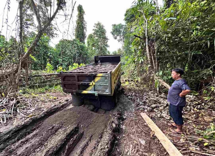 Kirim Material Lokal Dipercepat, Satgas TMMD Ke-128 Kodim 1801 Manokwari Kejar Target