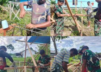 Semangat Kebersamaan, Warga Bantu Angkat Semen di Lokasi TMMD Ke-128 Kodim 1801/Manokwari