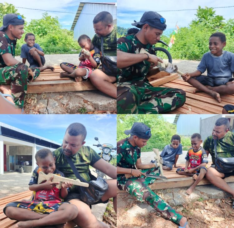 Nelius Senang Dibuatkan Senjata Kayu, Bocah Kampung Tanah Rubuh Cita-cita Jadi Tentara