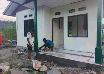 Satu Unit RTLH TMMD Ke-128 Kodim 1801/Manokwari Selesai Dipasang Keramik Lantai