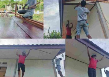 Satgas TMMD Ke-128 Lakukan Pemasangan Lis Plafon