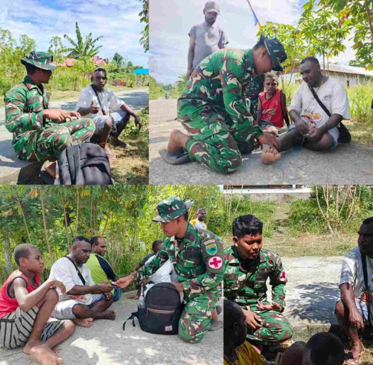 Cek Kesehatan Warga di Lokasi TMMD Ke-128, Serda Bagus Keliling Kampung
