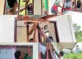 Pemasangan Pintu dan Jendela RTLH TMMD Ke-128 Kodim 1801/Manokwari Capai Tahap Finishing