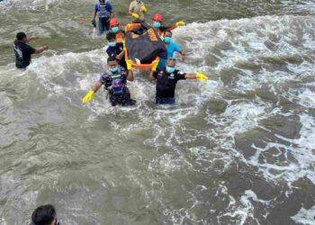 Polres Raja Ampat dan Tim Gabungan Evakuasi Jenazah Pria Tanpa Identitas di Perairan Waipun