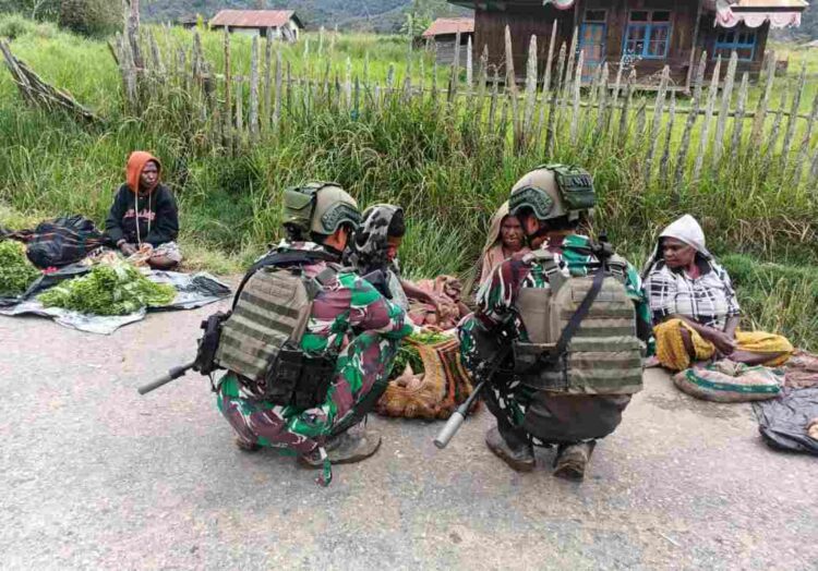 Pos Obano Jadi Penggerak Ekonomi, Satgas Yonif 2 Marinir Beli Hasil Bumi Warga