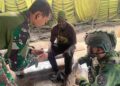 Humanis dan Responsif Satgas Yonif 2 Marinir Obati Luka Warga di Pasir Putih Papua Tengah