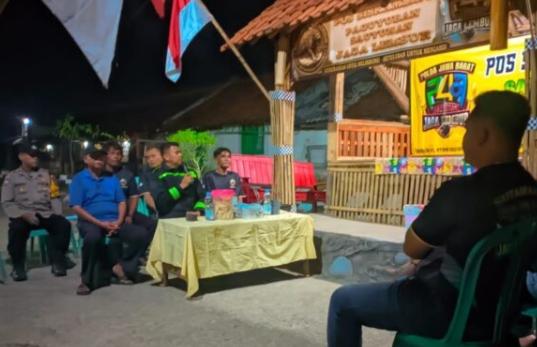 Sambut HUT Bhayangkara ke-80, Kapolsek Jatiwangi Pererat Silaturahmi dan Apresiasi Pos Kamling Desa Sutawangi