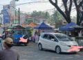 PKL Berjualan Dibadan Jalan Raya Terminal Bayah, Diduga Satpol PP Bayah Terima Jatah