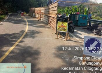 Pengguna Jalan Keluhkan Proyek Penanganan Longsor di Jalan Nasional III, Diduga Langgar UU KIP