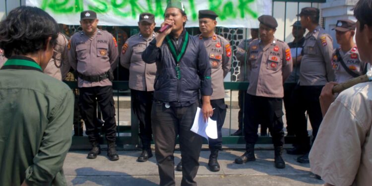 30 Tahun Kudatuli, Ketua DPRD Lebak Didemo; HMI Insan Cita Soroti Dugaan Penculikan hingga Temuan BPK