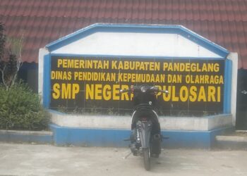 Diduga Enggan Ditemui Wartawan, Kepala SMPN 3 Jiput yang Juga Plt. SMPN 2 Pulosari Disorot LSM GEMPITA