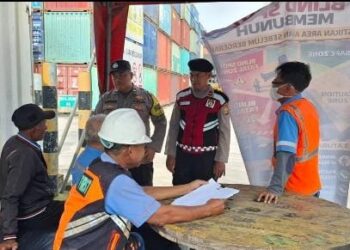 Jaga Jakarta On The Spot di Pelabuhan Sunda Kelapa, Polisi Tampung Keluhan Buruh soal Banjir Rob