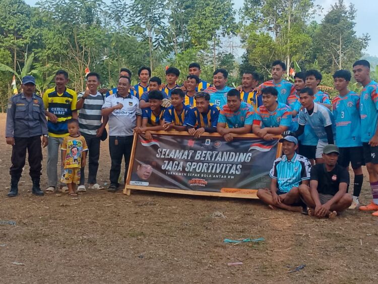 Semarak HUT RI ke-81, Turnamen Sepak Bola Antar-RW Desa Cikatomas Berlangsung Meriah
