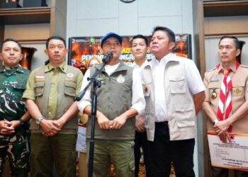 Menhut Raja Antoni Tinjau Karhutla Ogan Ilir, Asap Terlihat dari Tol Kapal Betung