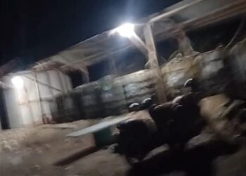 Diduga Lapak Solar untuk Operasional Alat Berat di Batukuda Mancak Disorot, Isu “Jatah Media” dan Kehadiran Oknum Berseragam Jadi Pertanyaan