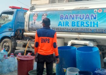 Warga Gunungbatu Cilograng Ucapkan Terima Kasih, BNPB Lebak Salurkan Bantuan Air Bersih di Tengah Kemarau Panjang