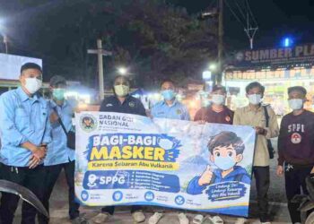 Kepedulian SPPG MBG Bagi-Bagi Masker di Pasar dan Terminal Bayah Diapresiasi Masyarakat 