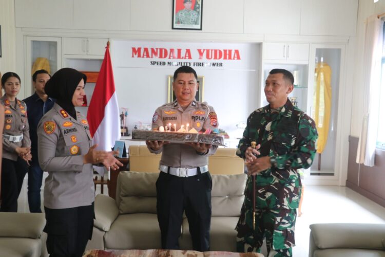 HUT TNI ke-81, Kapolres Lebak Beri Kejutan ke Jajaran TNI: Sinergitas TNI-Polri Makin Solid